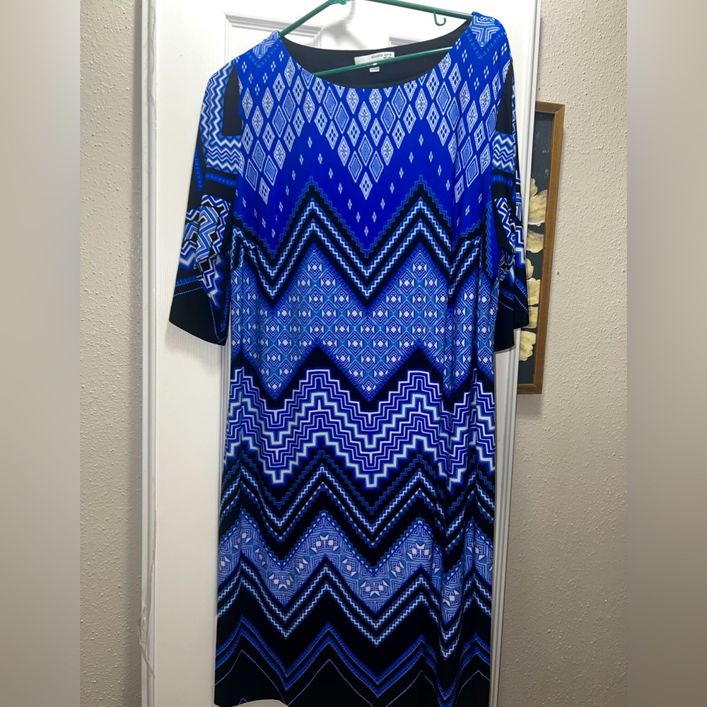 Woman's 3/4 length sleeve dress XL